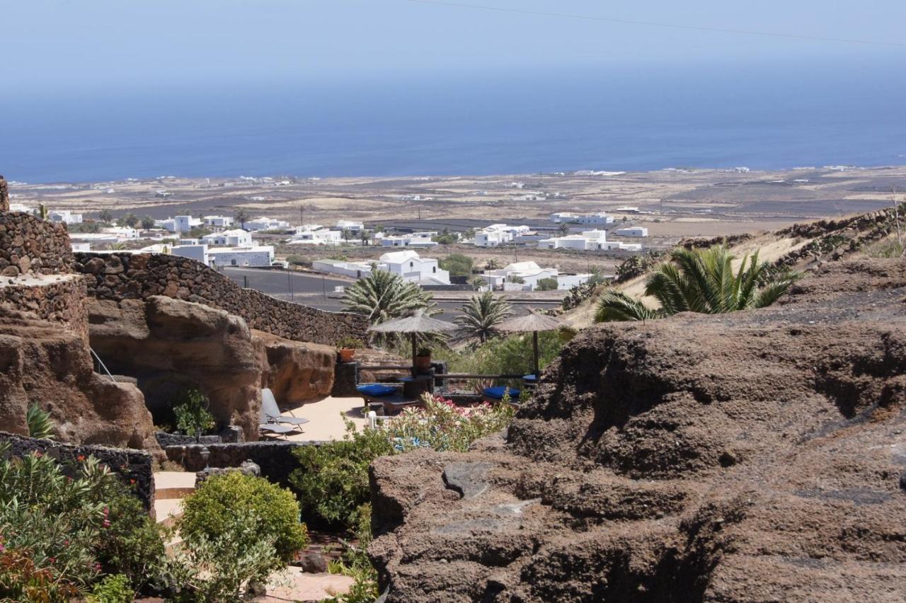 Castillo Lanzarote Villa Sophie - Luxury Villa -Sleep In A Volcanic Cave With Heated Pool ติอาส ภายนอก รูปภาพ