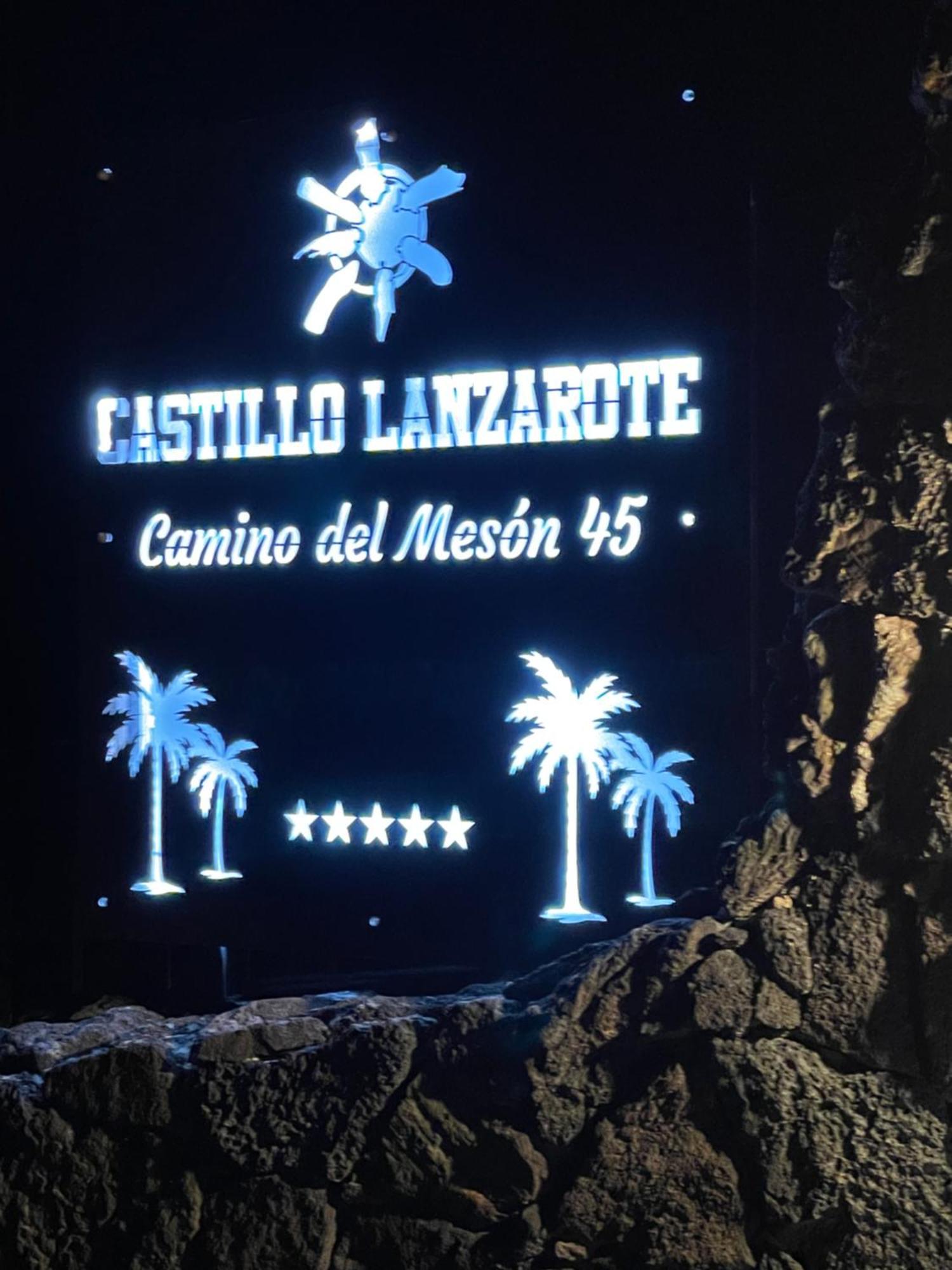 Castillo Lanzarote Villa Sophie - Luxury Villa -Sleep In A Volcanic Cave With Heated Pool ติอาส ภายนอก รูปภาพ