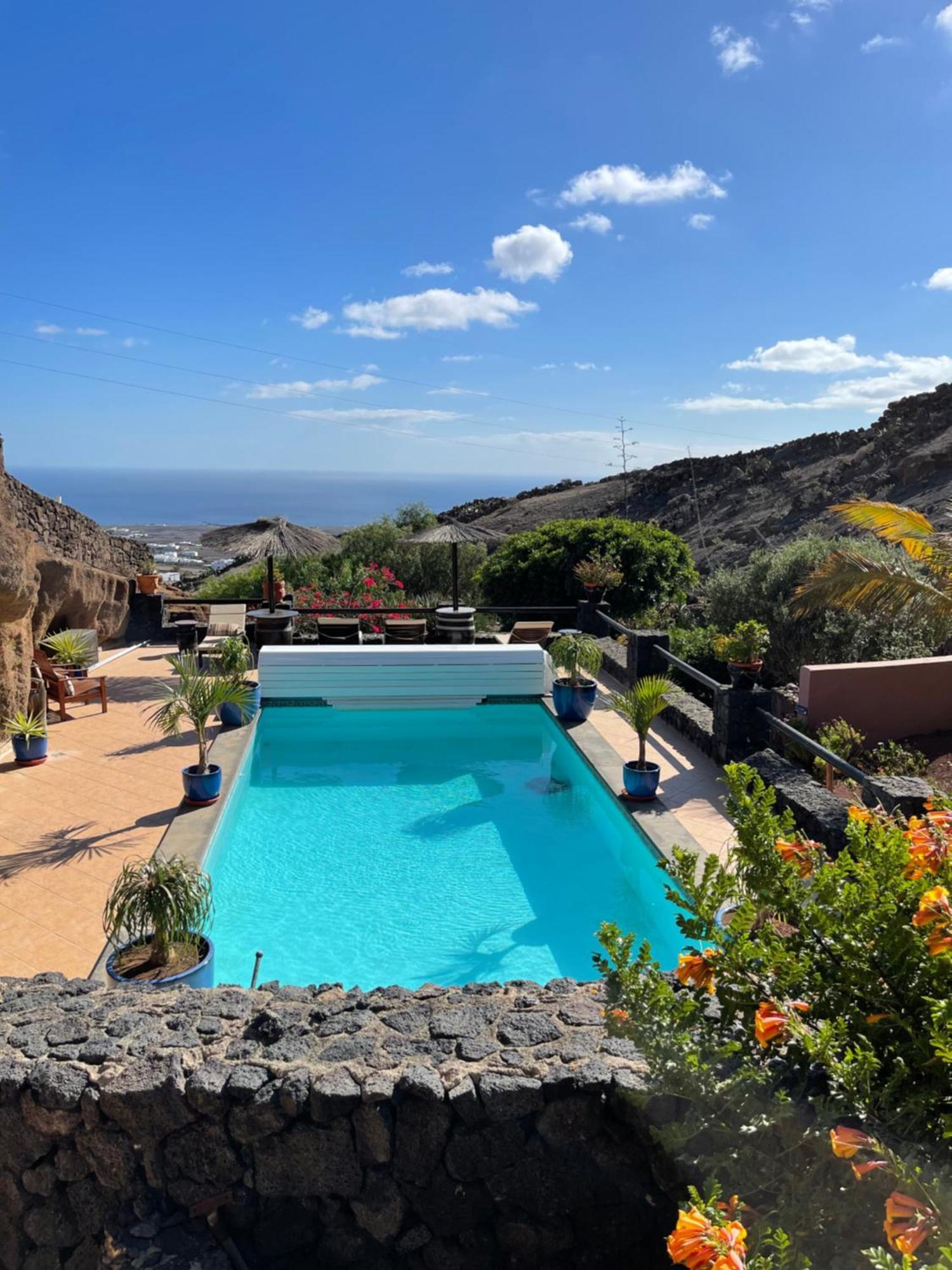 Castillo Lanzarote Villa Sophie - Luxury Villa -Sleep In A Volcanic Cave With Heated Pool ติอาส ภายนอก รูปภาพ