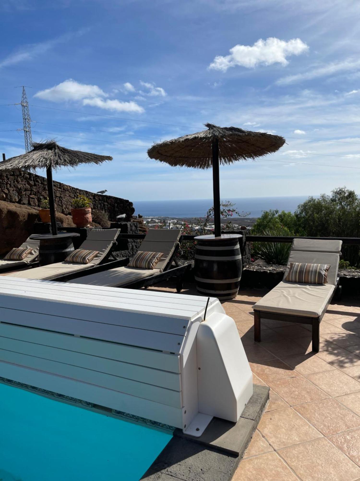 Castillo Lanzarote Villa Sophie - Luxury Villa -Sleep In A Volcanic Cave With Heated Pool ติอาส ภายนอก รูปภาพ
