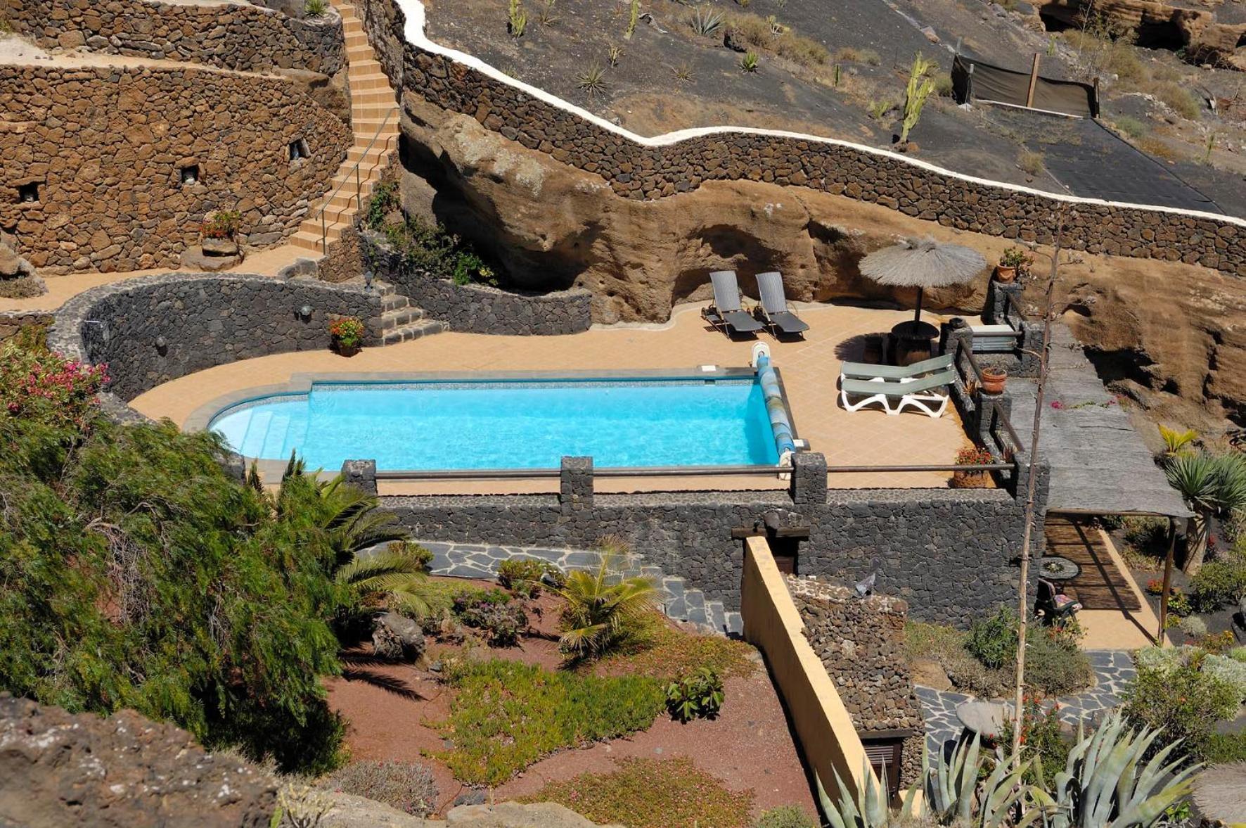 Castillo Lanzarote Villa Sophie - Luxury Villa -Sleep In A Volcanic Cave With Heated Pool ติอาส ภายนอก รูปภาพ