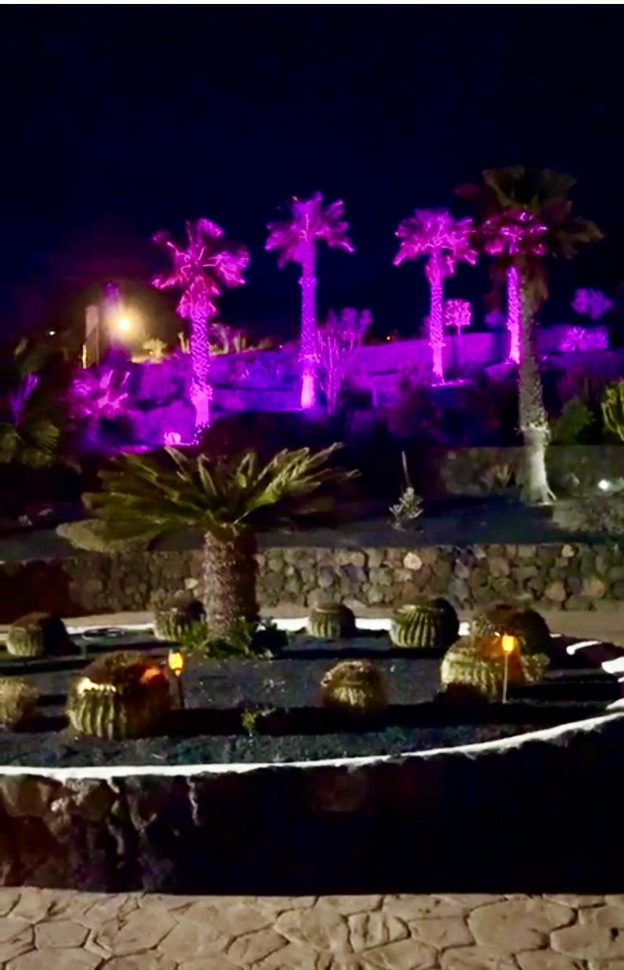 Castillo Lanzarote Villa Sophie - Luxury Villa -Sleep In A Volcanic Cave With Heated Pool ติอาส ภายนอก รูปภาพ
